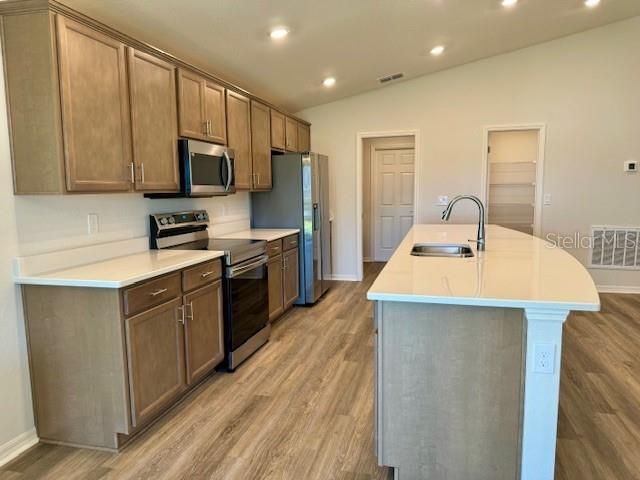 For Rent: $2,200 (4 beds, 2 baths, 1715 Square Feet)