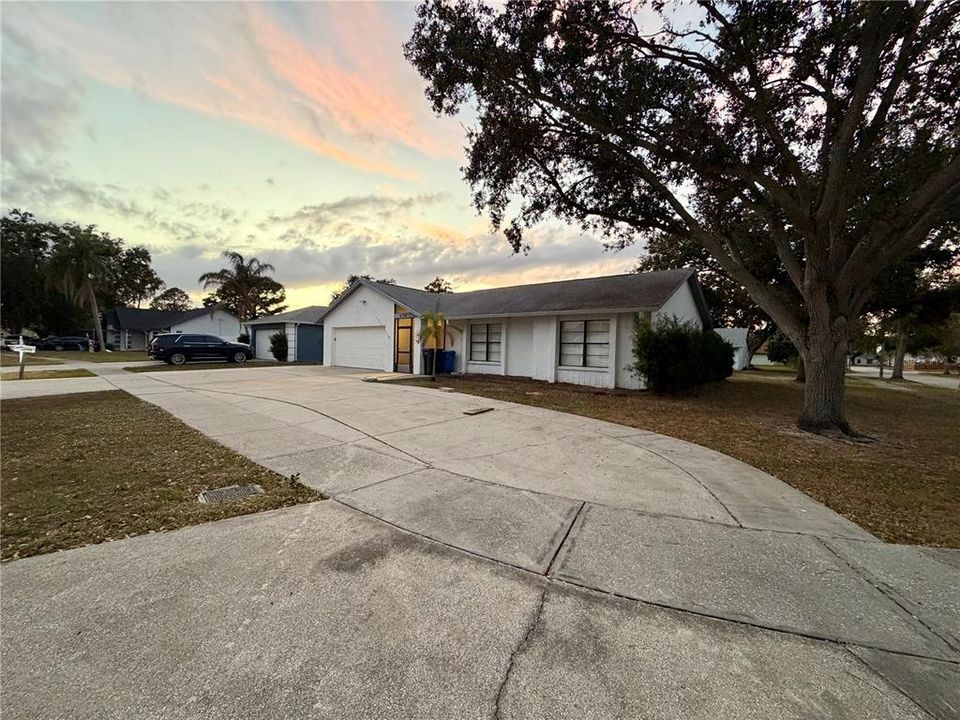 待售: $425,000 (4 贝兹, 2 浴室, 1843 平方英尺)