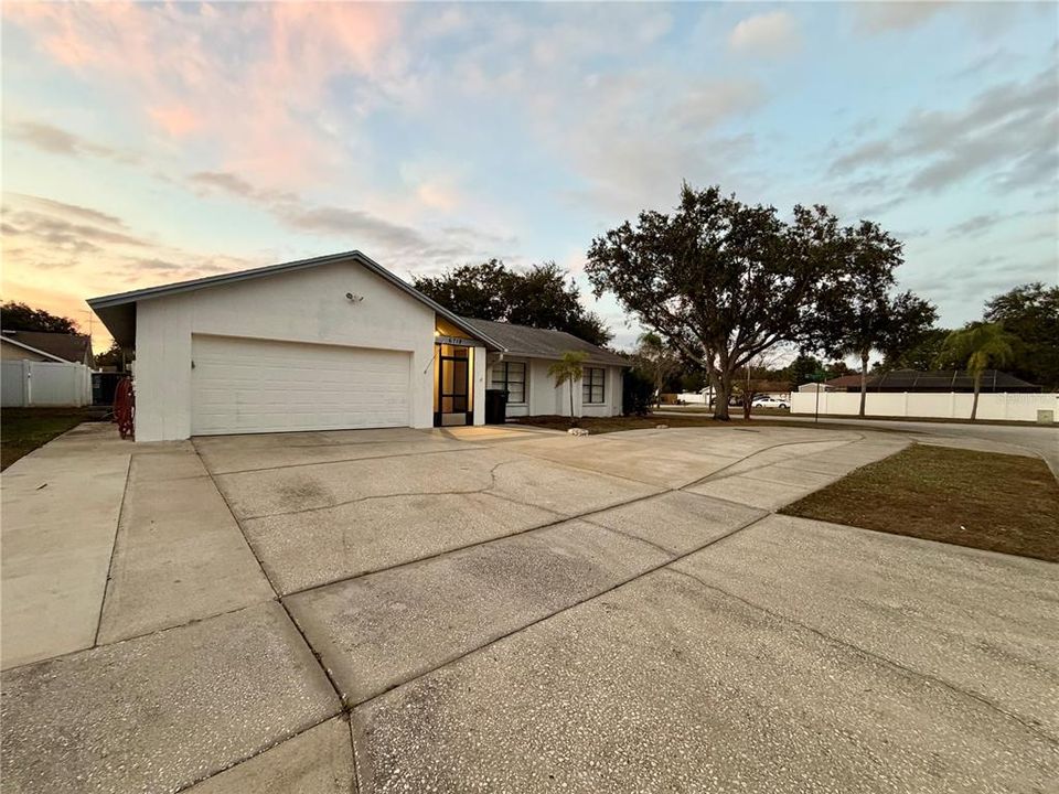 待售: $425,000 (4 贝兹, 2 浴室, 1843 平方英尺)