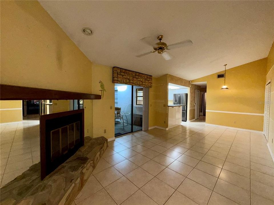 待售: $425,000 (4 贝兹, 2 浴室, 1843 平方英尺)