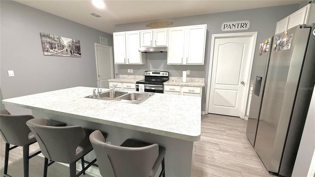 На продажу: $484,990 (5 спален, 3 ванн, 2451 Квадратных фут)