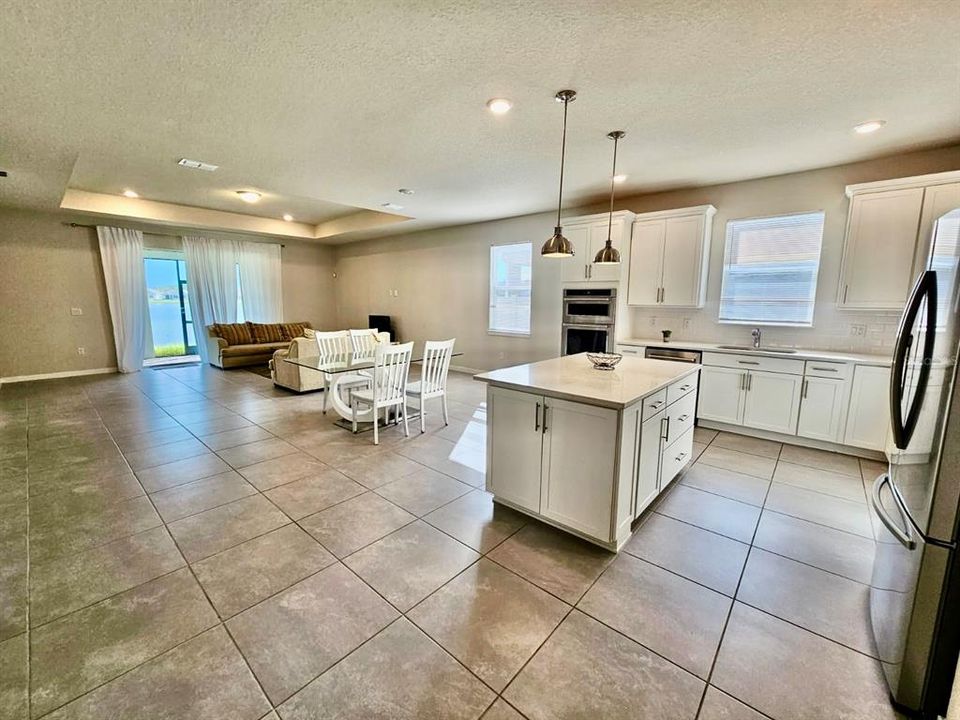 For Rent: $2,700 (3 beds, 2 baths, 2921 Square Feet)