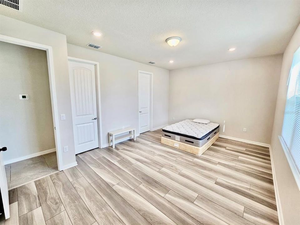 For Rent: $2,700 (3 beds, 2 baths, 2921 Square Feet)