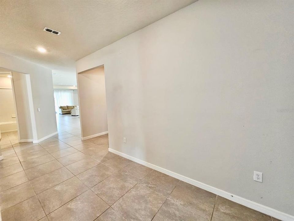 For Rent: $2,700 (3 beds, 2 baths, 2921 Square Feet)