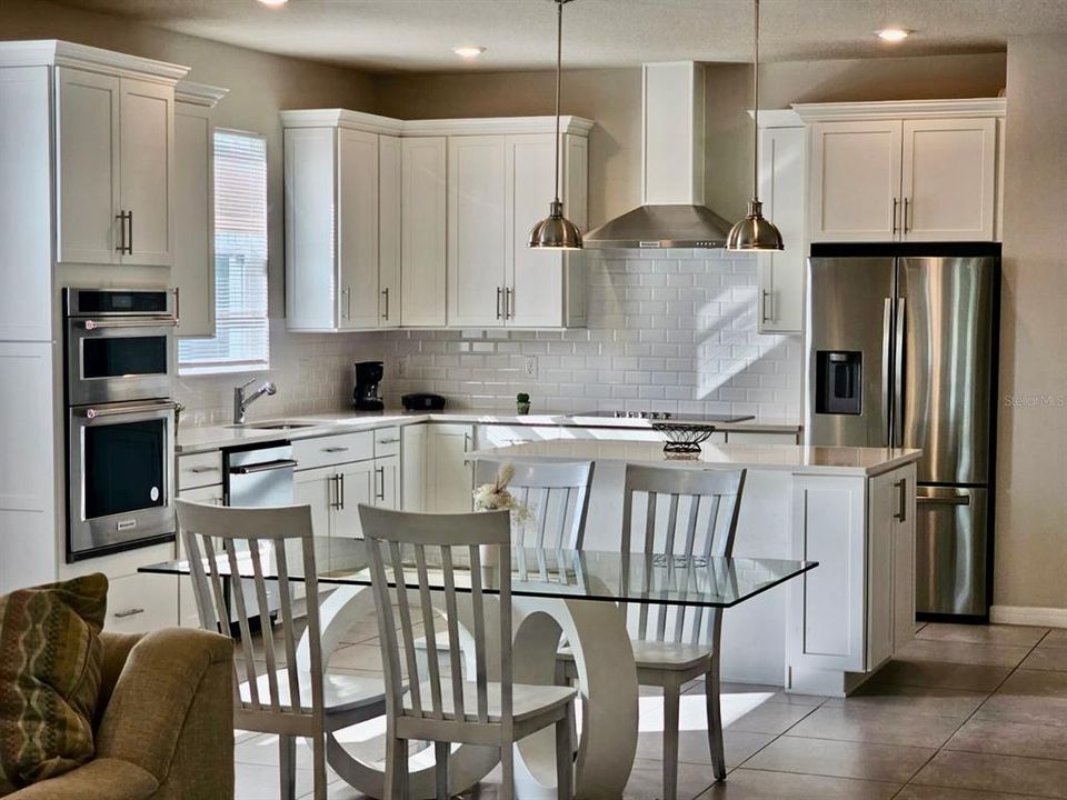 For Rent: $2,700 (3 beds, 2 baths, 2921 Square Feet)