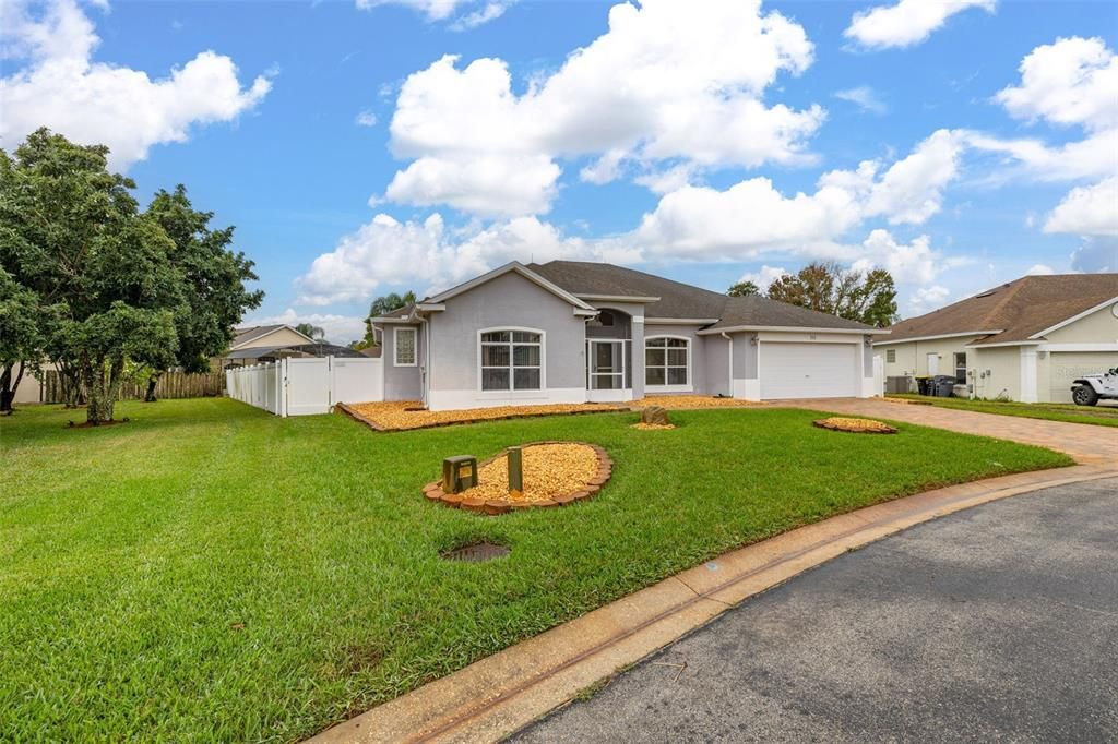 For Sale: $429,900 (4 beds, 2 baths, 2185 Square Feet)