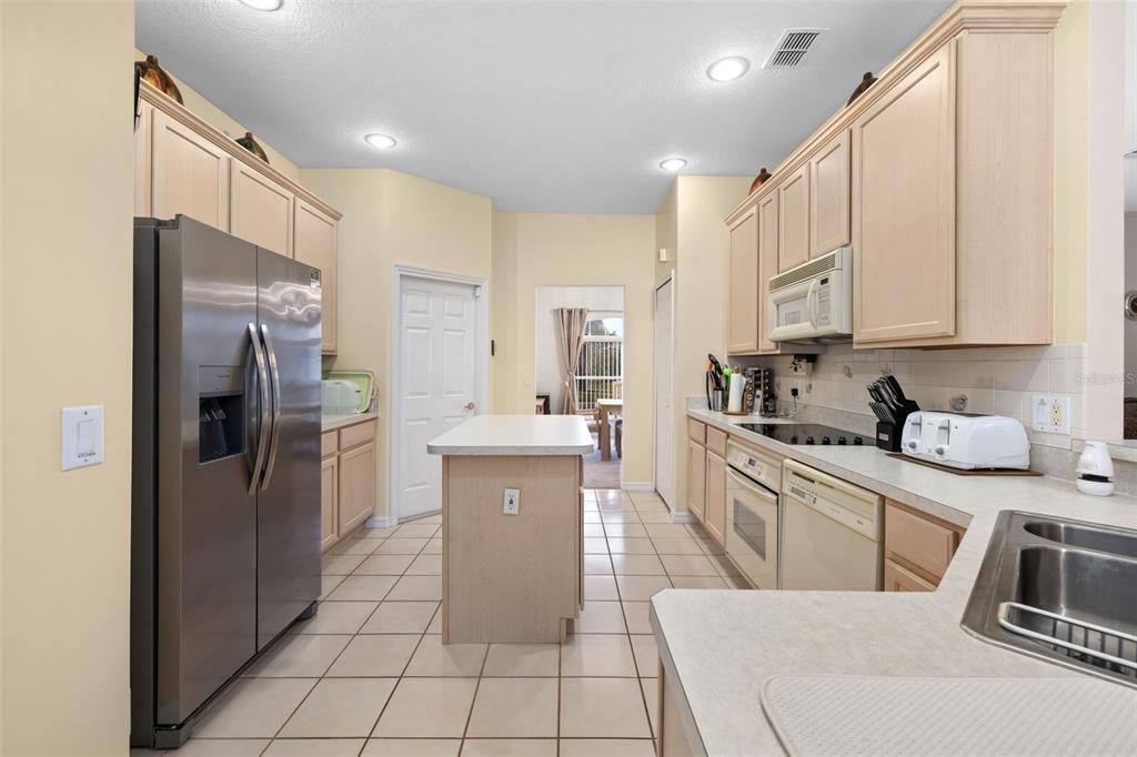 For Sale: $429,900 (4 beds, 2 baths, 2185 Square Feet)