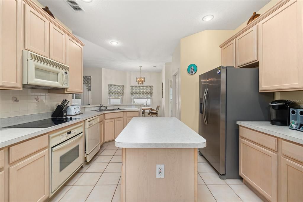 For Sale: $429,900 (4 beds, 2 baths, 2185 Square Feet)