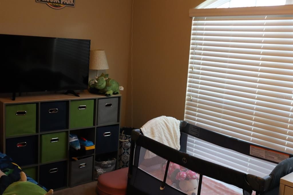 待售: $325,000 (3 贝兹, 2 浴室, 1638 平方英尺)