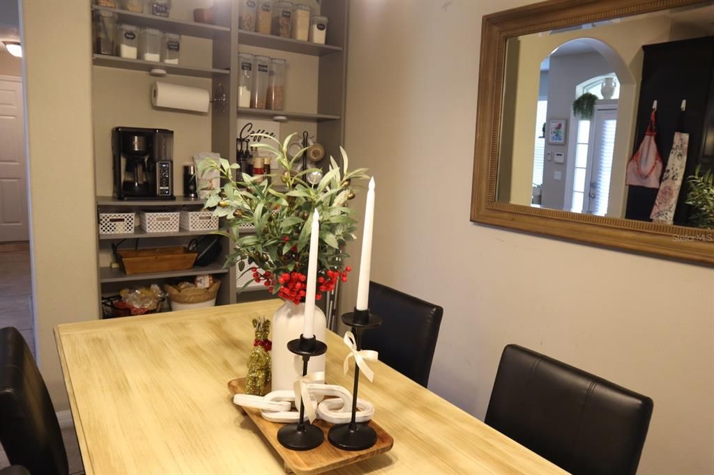 待售: $325,000 (3 贝兹, 2 浴室, 1638 平方英尺)