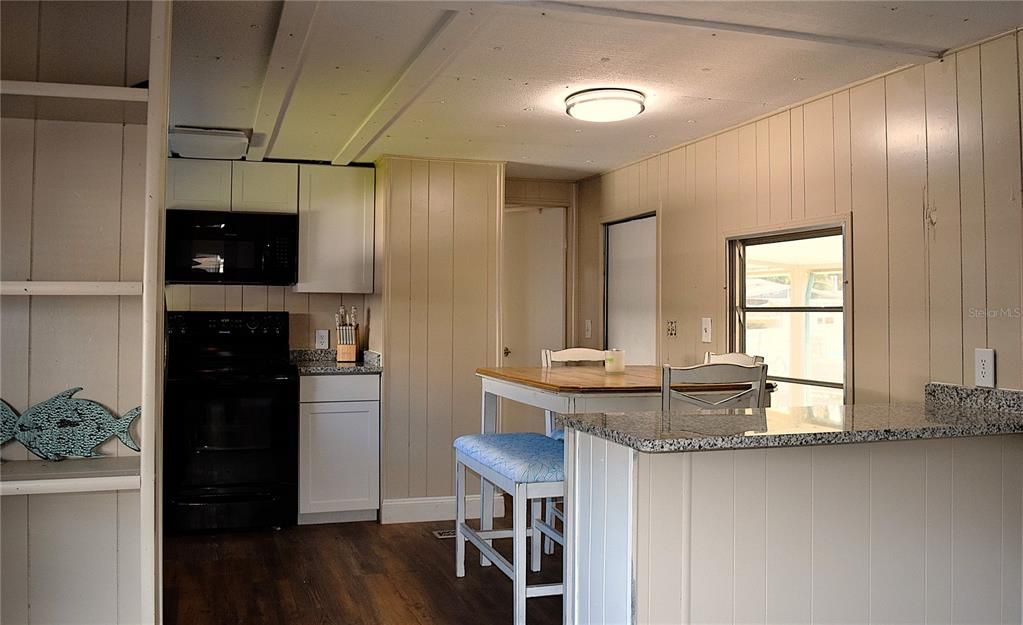 На продажу: $159,000 (2 спален, 2 ванн, 957 Квадратных фут)