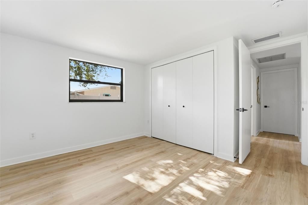 На продажу: $279,000 (2 спален, 2 ванн, 1014 Квадратных фут)