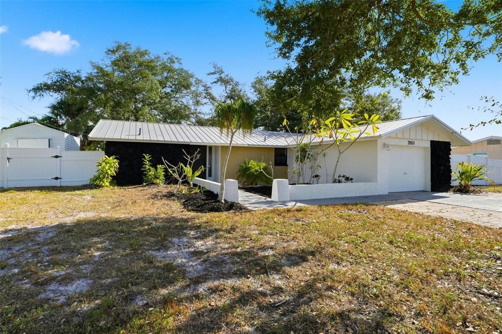 На продажу: $279,000 (2 спален, 2 ванн, 1014 Квадратных фут)