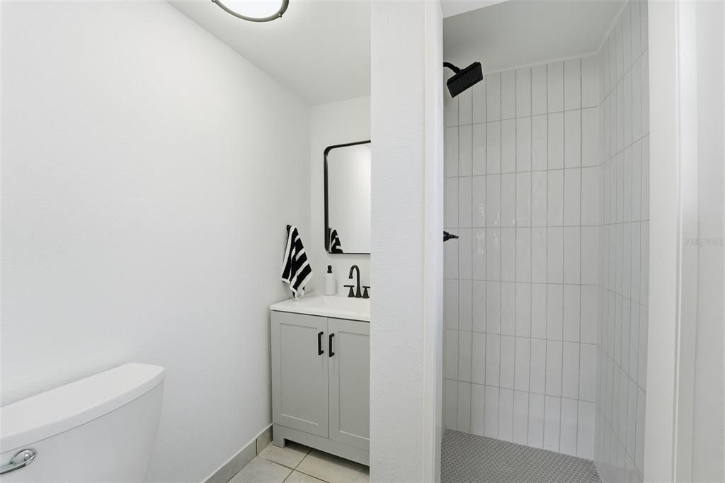 На продажу: $279,000 (2 спален, 2 ванн, 1014 Квадратных фут)