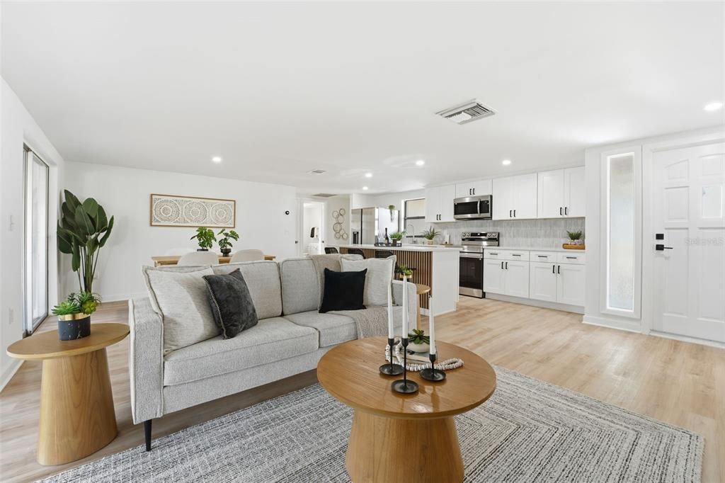 На продажу: $279,000 (2 спален, 2 ванн, 1014 Квадратных фут)