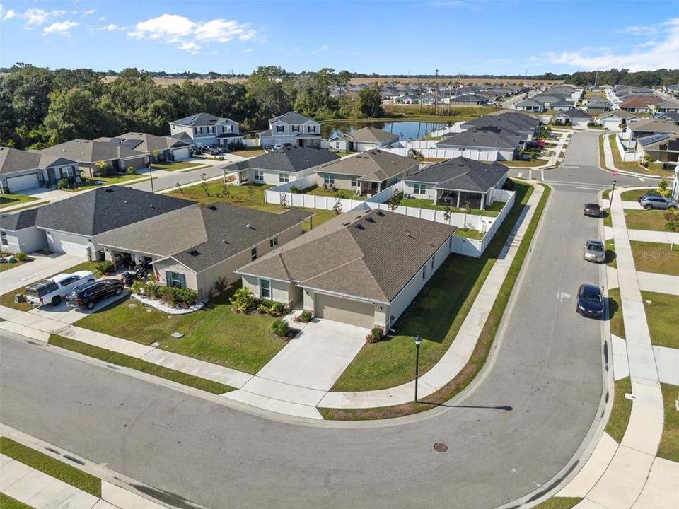 待售: $398,000 (4 贝兹, 2 浴室, 1989 平方英尺)