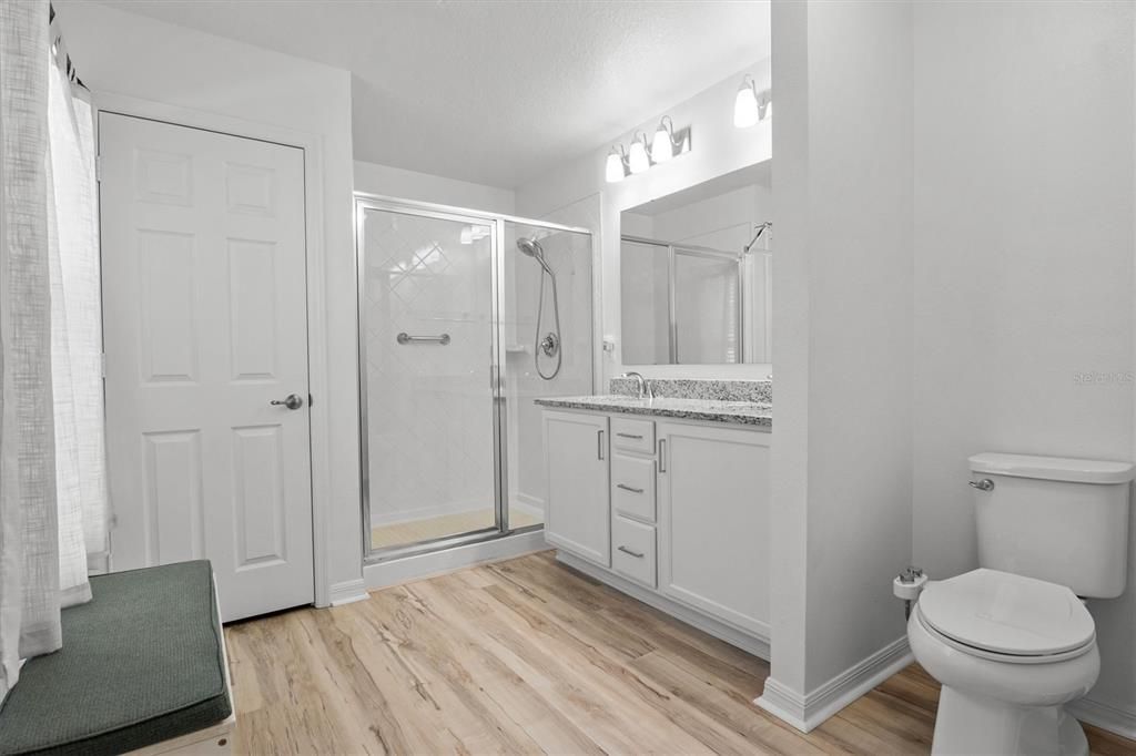 待售: $398,000 (4 贝兹, 2 浴室, 1989 平方英尺)