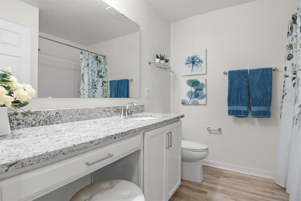 待售: $398,000 (4 贝兹, 2 浴室, 1989 平方英尺)