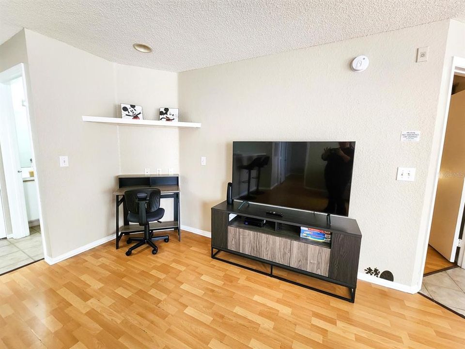 For Sale: $249,900 (2 beds, 2 baths, 1026 Square Feet)