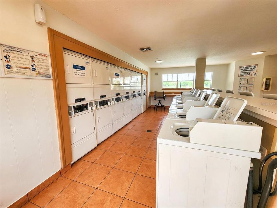 For Sale: $249,900 (2 beds, 2 baths, 1026 Square Feet)