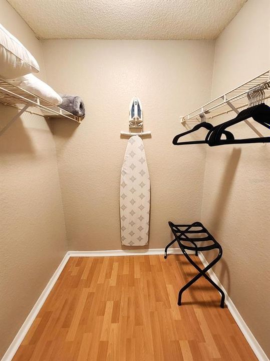 For Sale: $249,900 (2 beds, 2 baths, 1026 Square Feet)