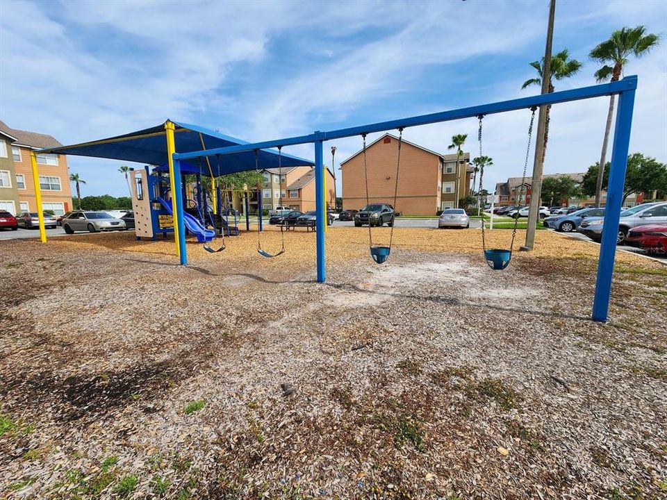 For Sale: $249,900 (2 beds, 2 baths, 1026 Square Feet)