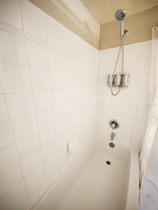 For Sale: $249,900 (2 beds, 2 baths, 1026 Square Feet)