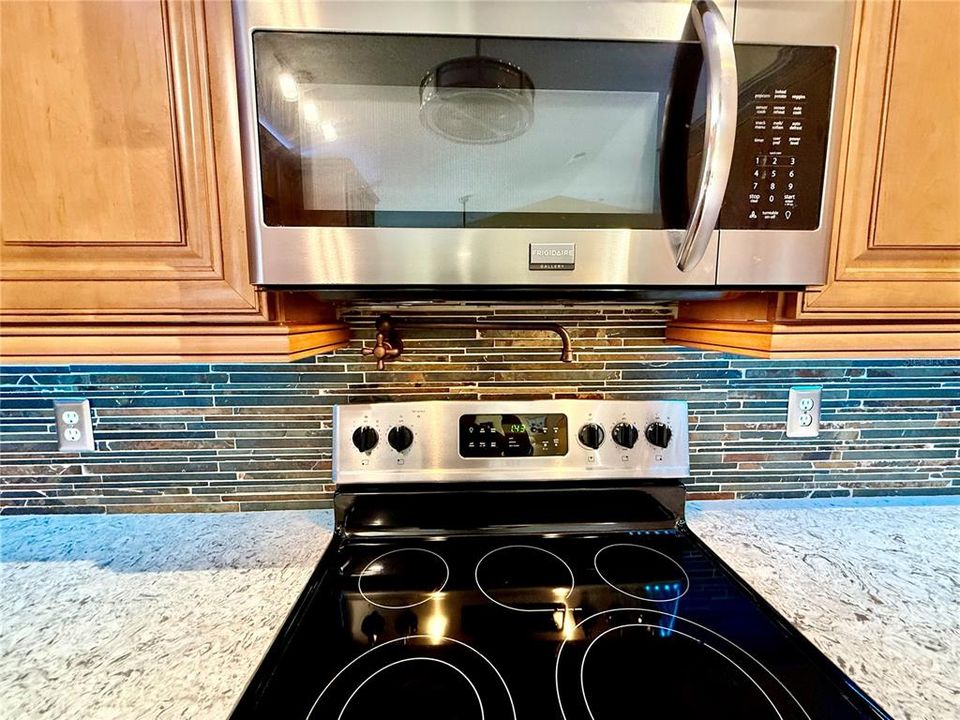 For Sale: $398,900 (3 beds, 2 baths, 1514 Square Feet)