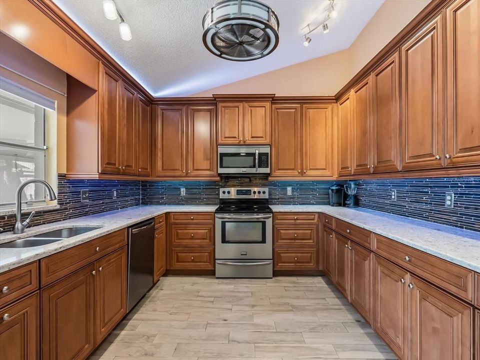 For Sale: $398,900 (3 beds, 2 baths, 1514 Square Feet)