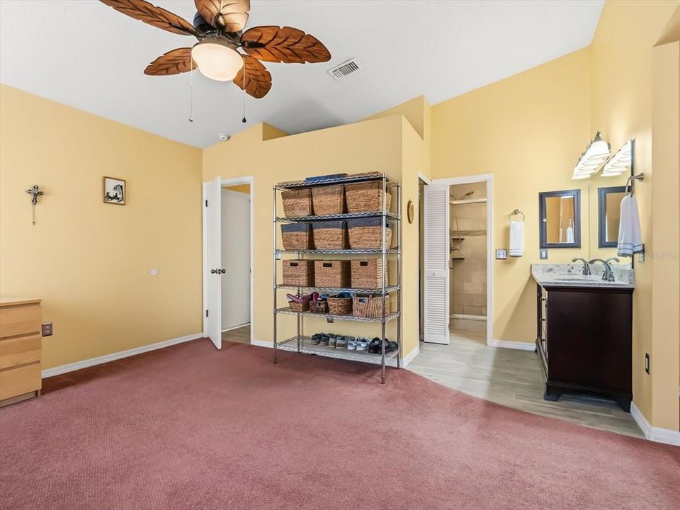 For Sale: $398,900 (3 beds, 2 baths, 1514 Square Feet)