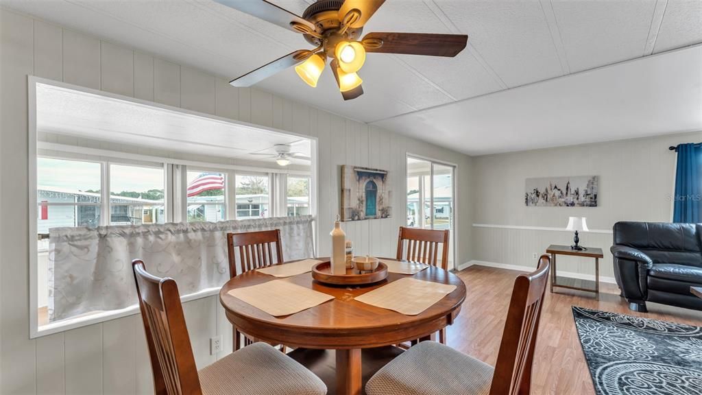 На продажу: $127,900 (2 спален, 2 ванн, 1440 Квадратных фут)