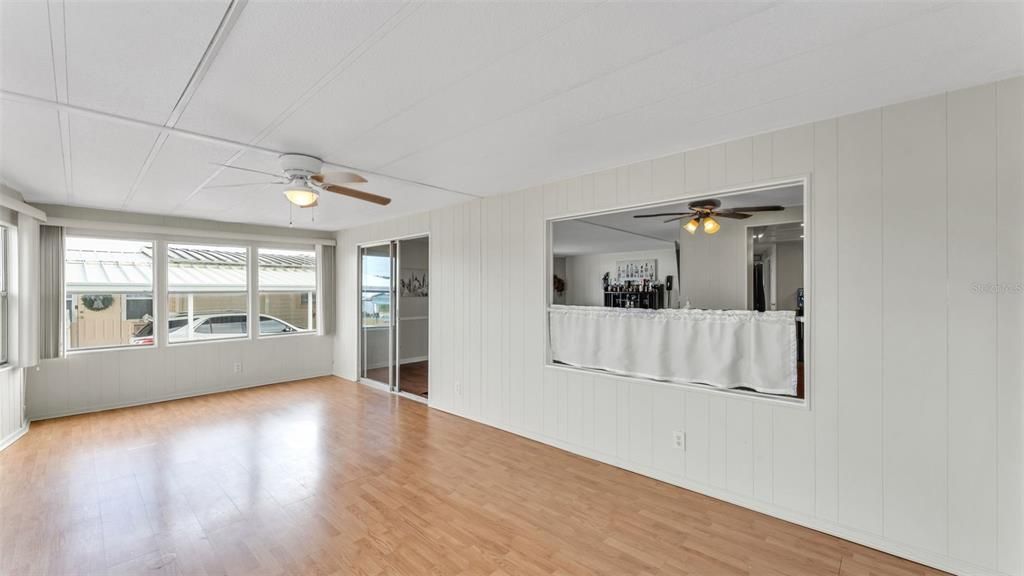 На продажу: $127,900 (2 спален, 2 ванн, 1440 Квадратных фут)