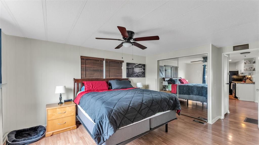 На продажу: $127,900 (2 спален, 2 ванн, 1440 Квадратных фут)