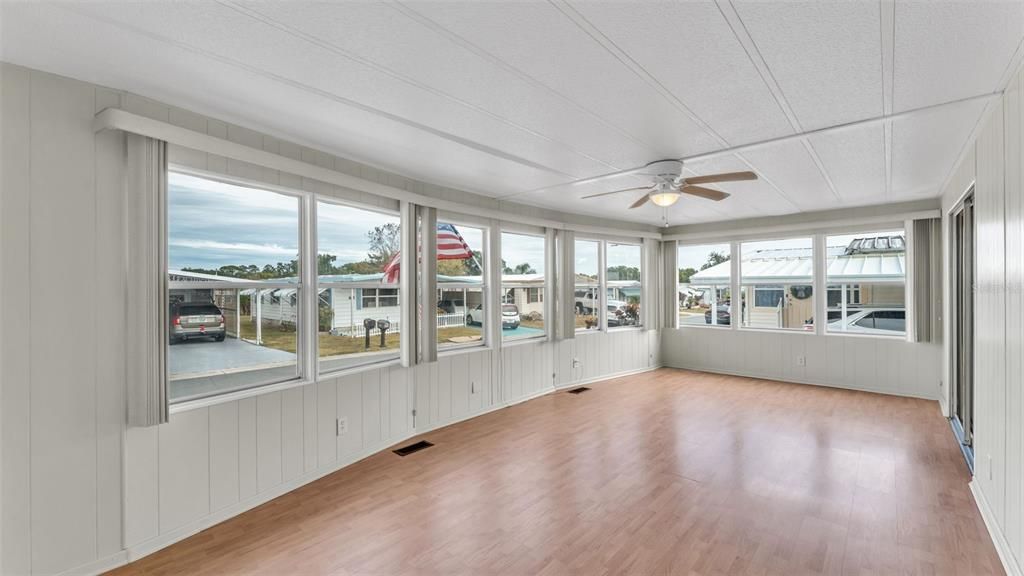 На продажу: $127,900 (2 спален, 2 ванн, 1440 Квадратных фут)