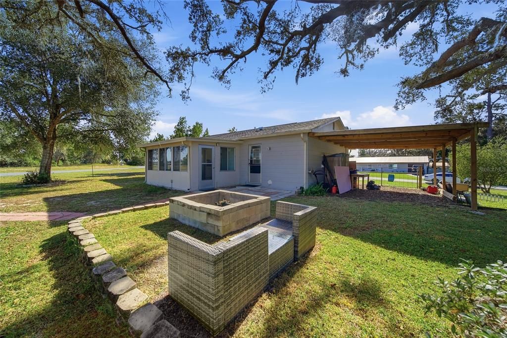 For Rent: $2,200 (3 beds, 1 baths, 984 Square Feet)