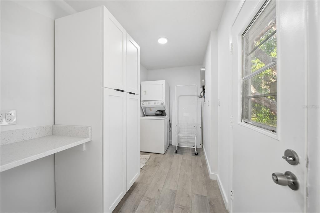 For Rent: $2,200 (3 beds, 1 baths, 984 Square Feet)