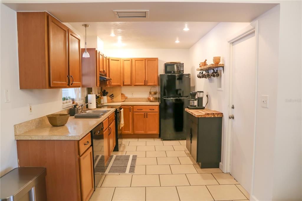 For Rent: $3,395 (3 beds, 2 baths, 1351 Square Feet)