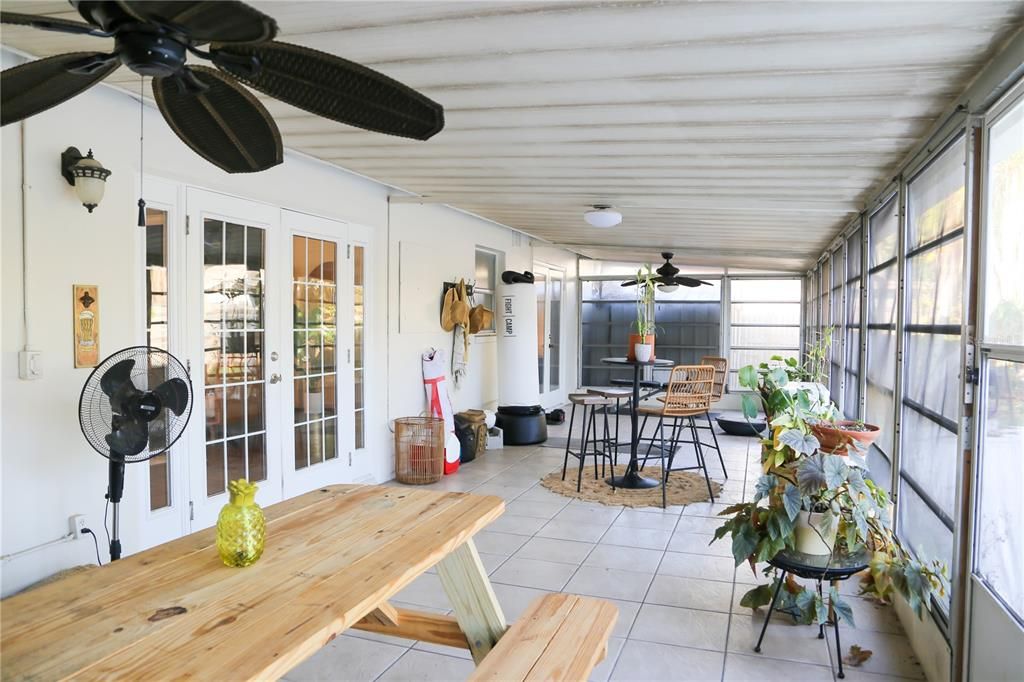 For Rent: $3,395 (3 beds, 2 baths, 1351 Square Feet)