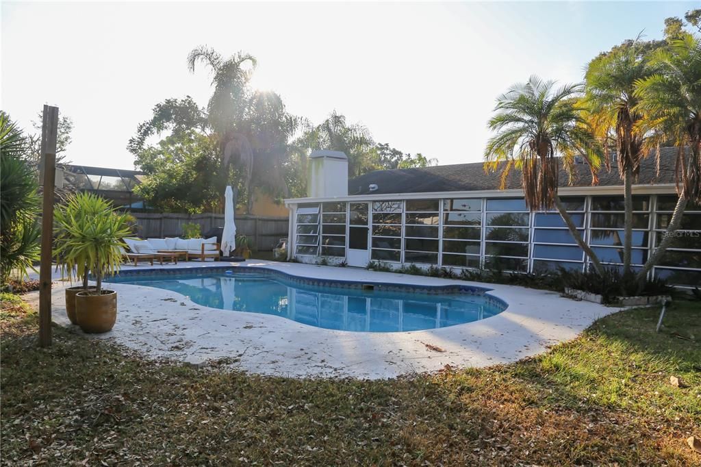 For Rent: $3,395 (3 beds, 2 baths, 1351 Square Feet)