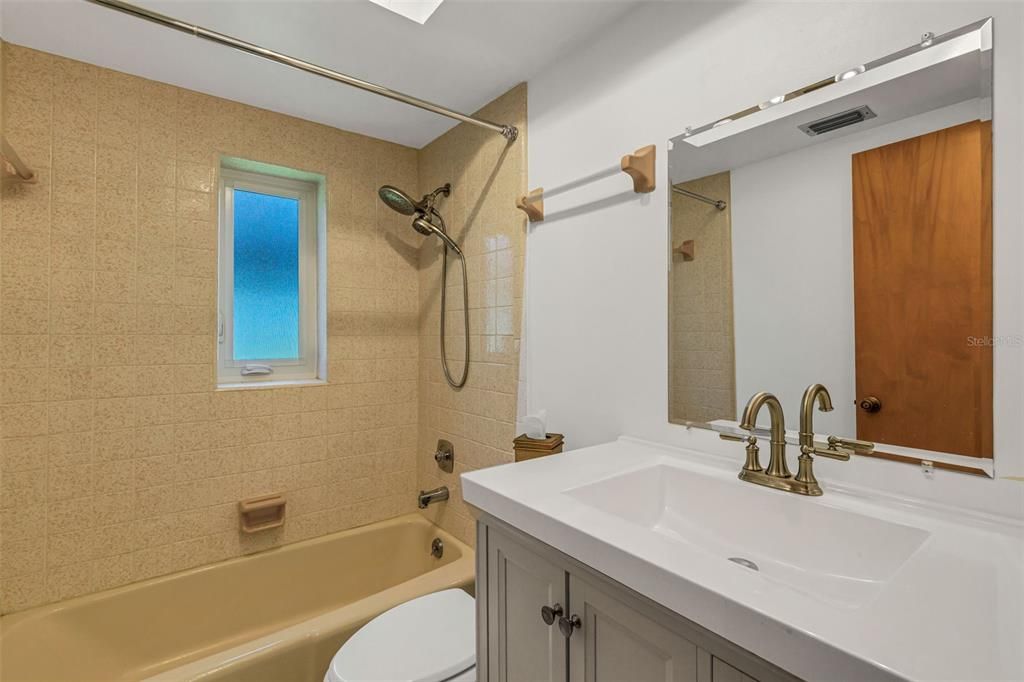 待售: $425,000 (3 贝兹, 2 浴室, 1148 平方英尺)