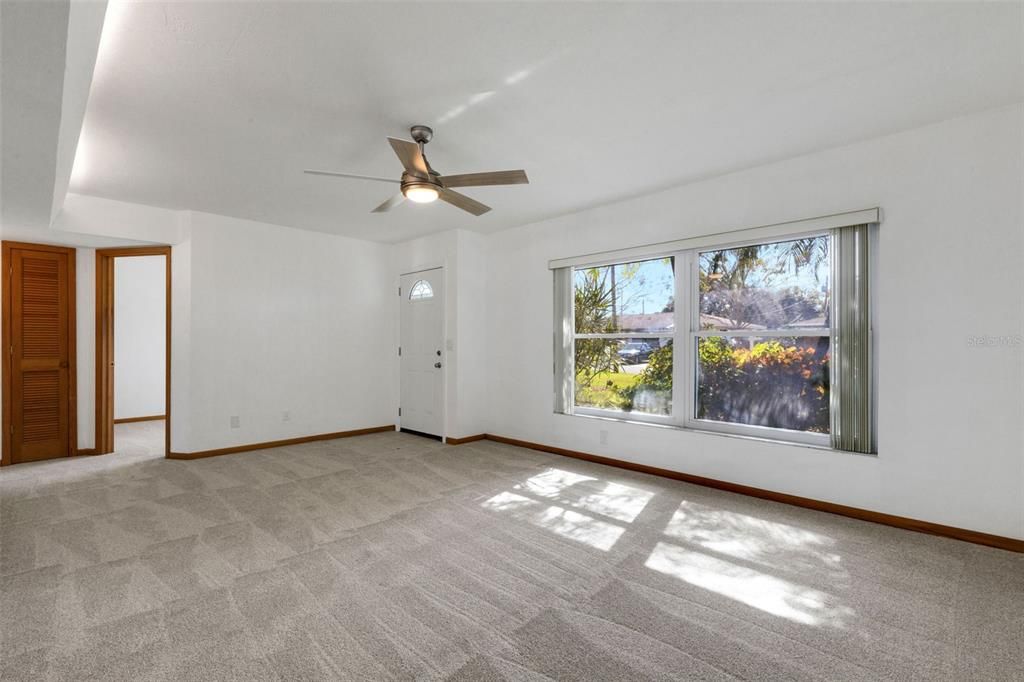 待售: $425,000 (3 贝兹, 2 浴室, 1148 平方英尺)