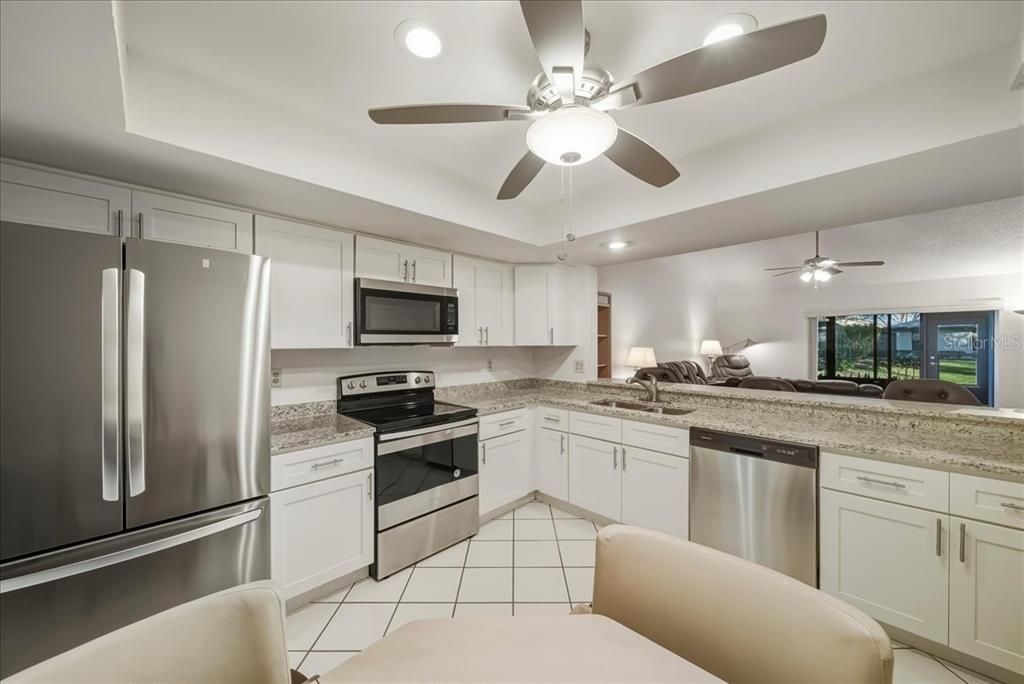 На продажу: $365,000 (3 спален, 2 ванн, 1804 Квадратных фут)