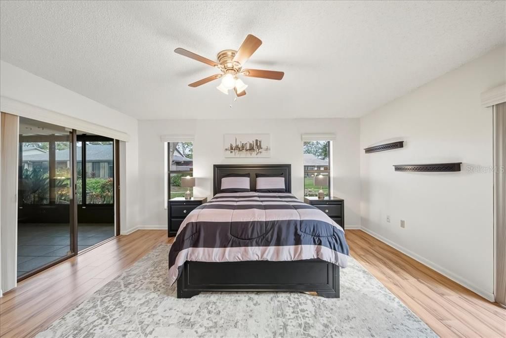 На продажу: $365,000 (3 спален, 2 ванн, 1804 Квадратных фут)