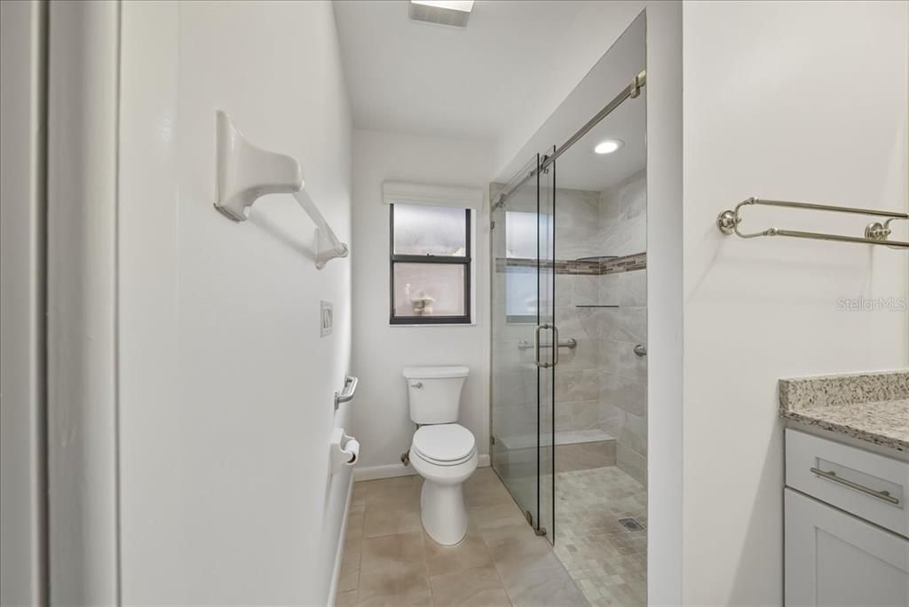 На продажу: $365,000 (3 спален, 2 ванн, 1804 Квадратных фут)