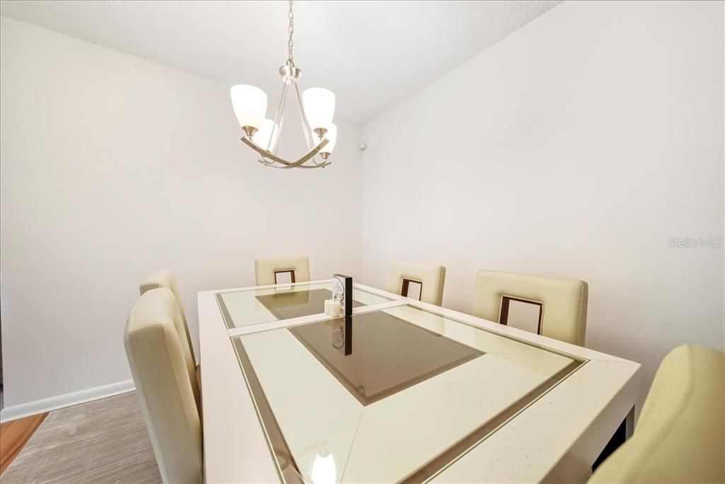 На продажу: $365,000 (3 спален, 2 ванн, 1804 Квадратных фут)