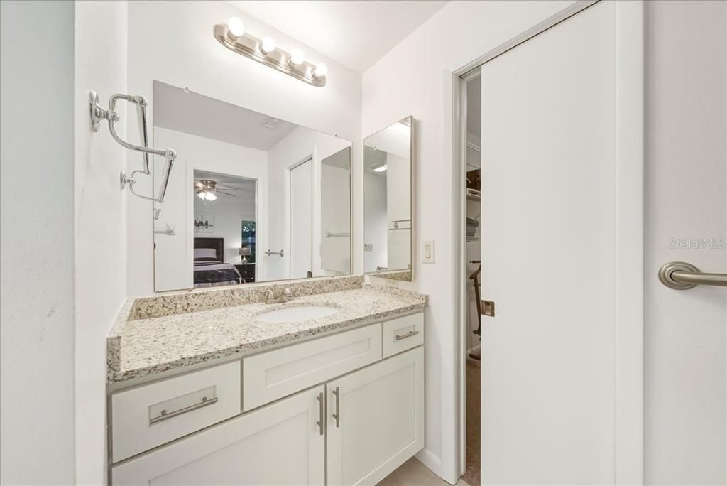 На продажу: $365,000 (3 спален, 2 ванн, 1804 Квадратных фут)