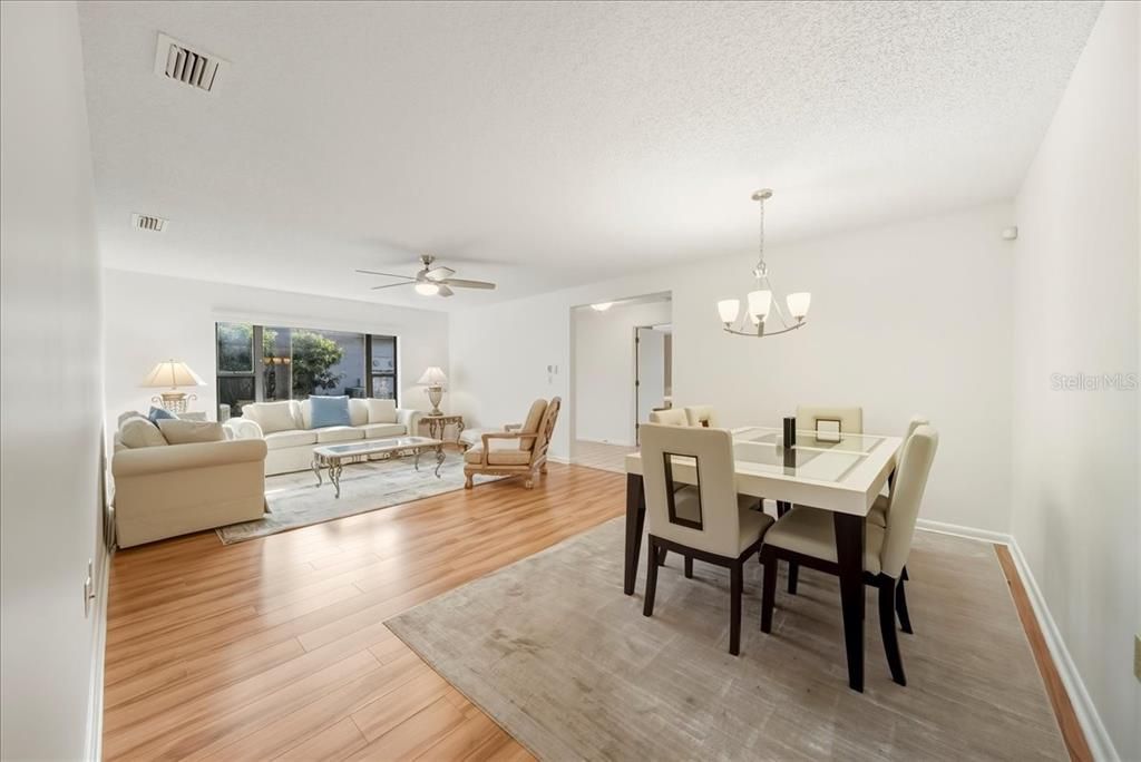 На продажу: $365,000 (3 спален, 2 ванн, 1804 Квадратных фут)