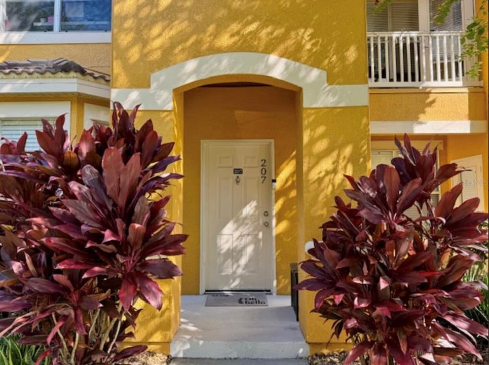 For Rent: $1,975 (2 beds, 2 baths, 1352 Square Feet)