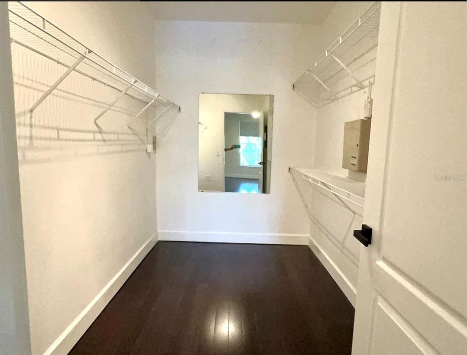 For Rent: $1,975 (2 beds, 2 baths, 1352 Square Feet)