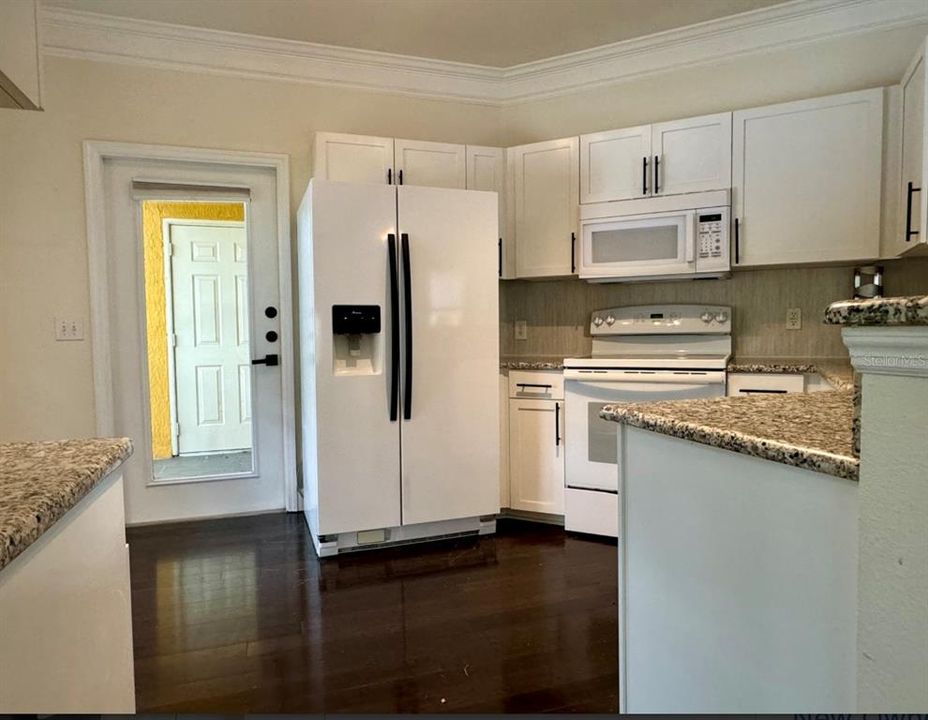 For Rent: $1,975 (2 beds, 2 baths, 1352 Square Feet)